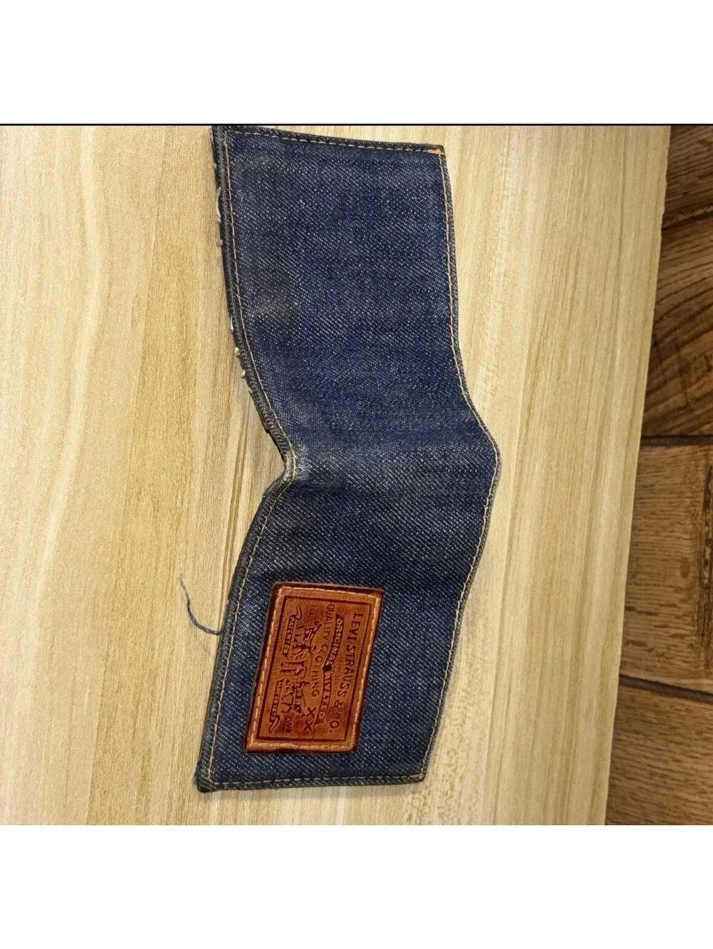 Vintage Levi’s Denim Wallet Bifold Men’s Single-Stitched Leather Interior & Tab